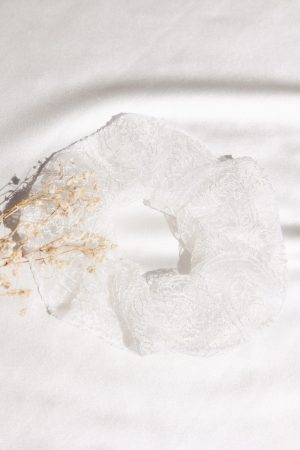 Chouchou grand modèle en tulle.